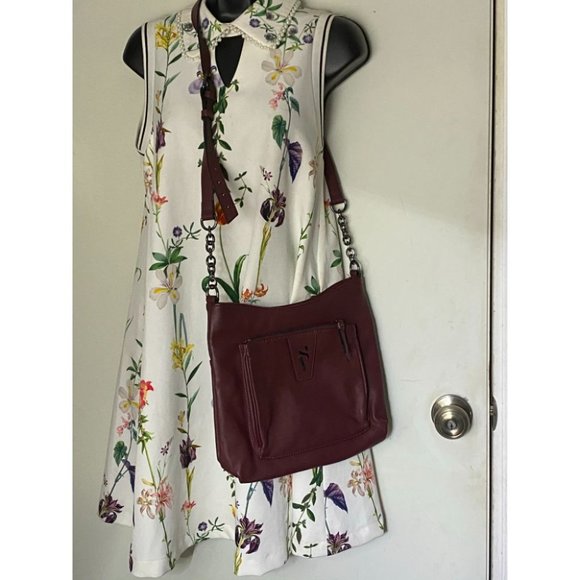 Simply Vera Vera Wang Red Medium Crossbody Bag - Picture 6 of 11